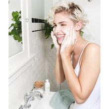 Load image into Gallery viewer, Detox Clarifying Facial Wash