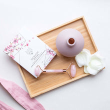 Load image into Gallery viewer, Japanese Cherry Blossom & White Tea Smoothing Mask