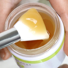 Load image into Gallery viewer, Green Apple Peel Sensitive Exfoliating Mask
